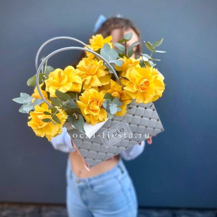 Сумочка с розами "Эдель" в Владивостоке