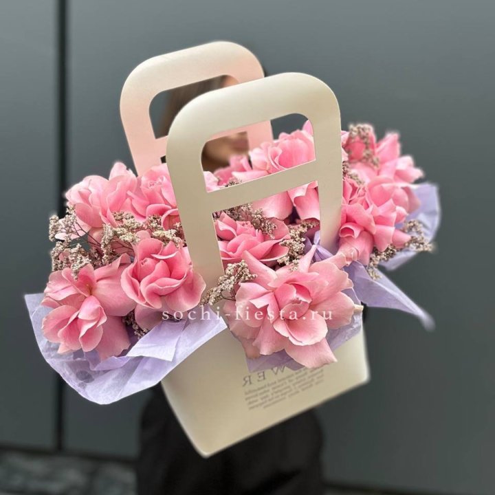 Сумочка розовых роз "Плинки" в Владивостоке