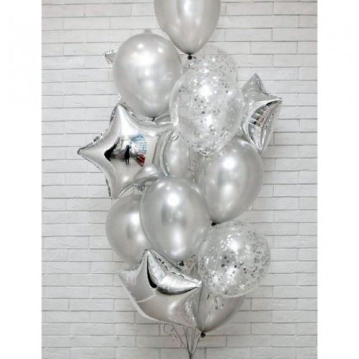 Фонтан шаров "Сильвер мун" в Владивостоке