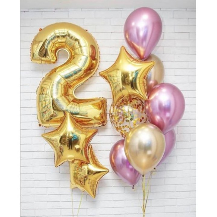 Цифра с фонтанами шаров  в Владивостоке