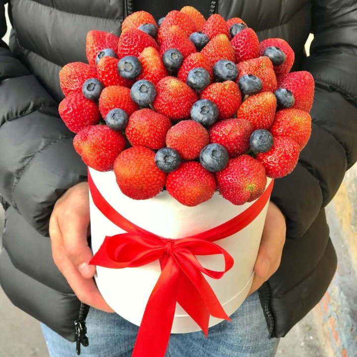 Клубничный бокс №3 в Владивостоке