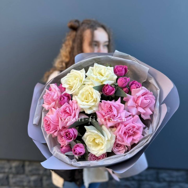 Букет французских и пионовидных роз в Владивостоке