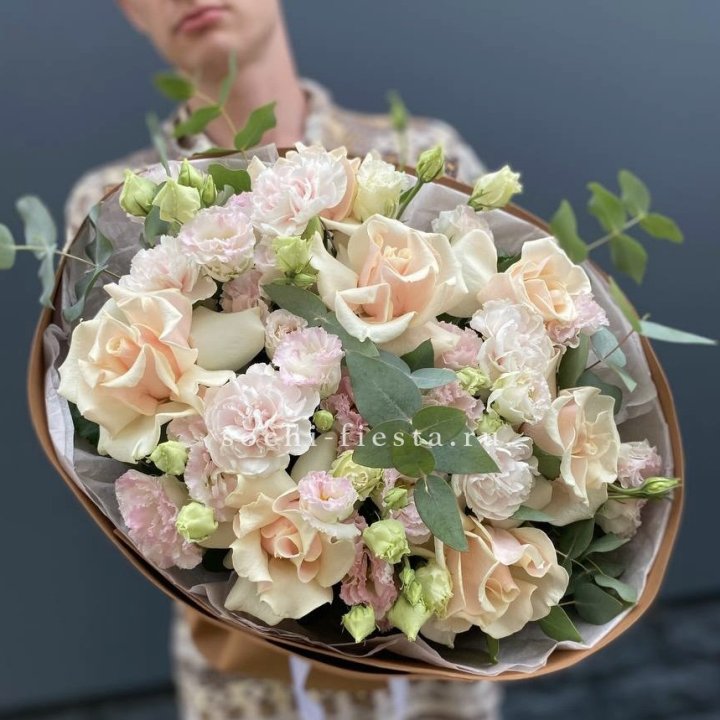  Букет кремовых роз "Мокко" в Владивостоке