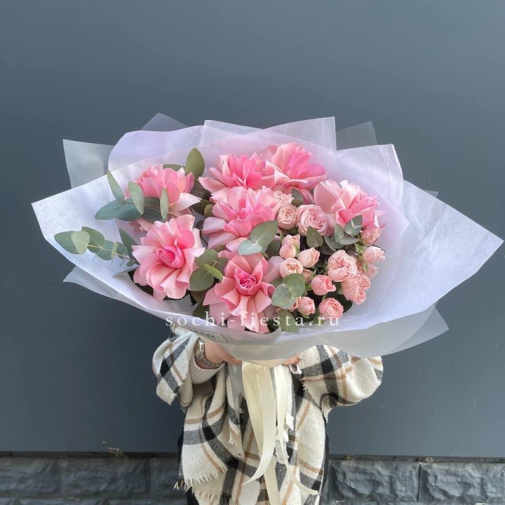 Букет французских и пионовидных роз  в Владивостоке