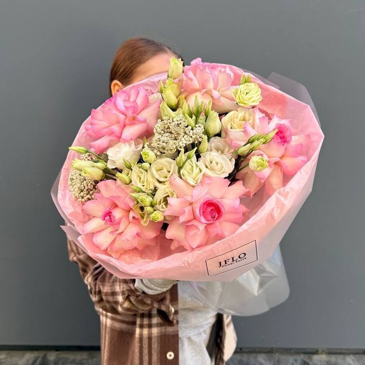 Букет "Розы с эустомой" в Владивостоке