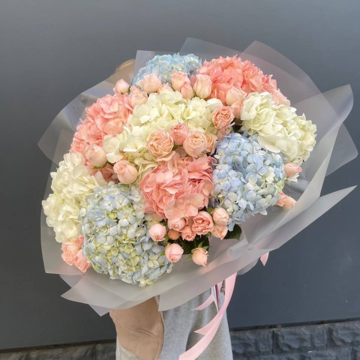 Дуо гортензии и бомбастик в Владивостоке