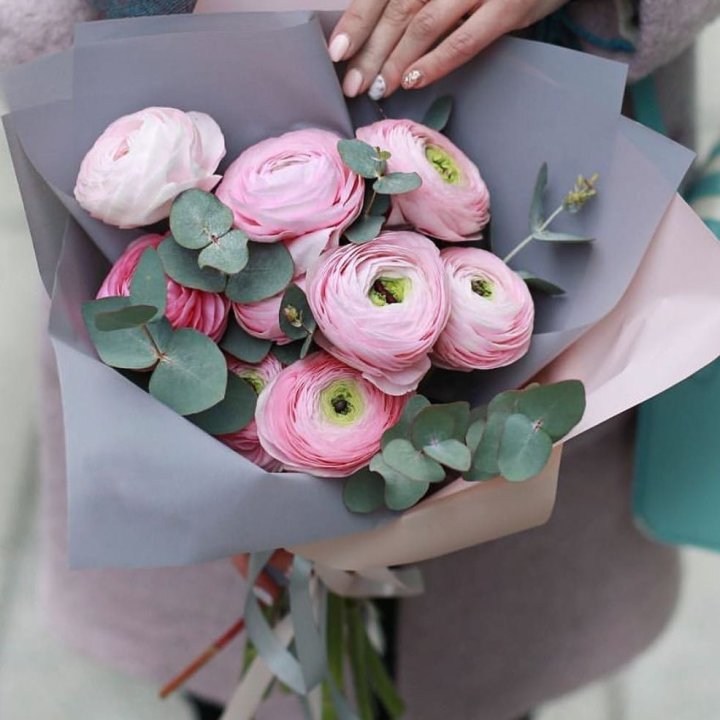 Ранункулюсы с эвкалиптом №1 в Владивостоке