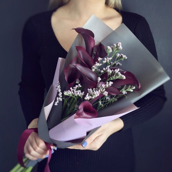 Букет фиолетовых калл в Владивостоке