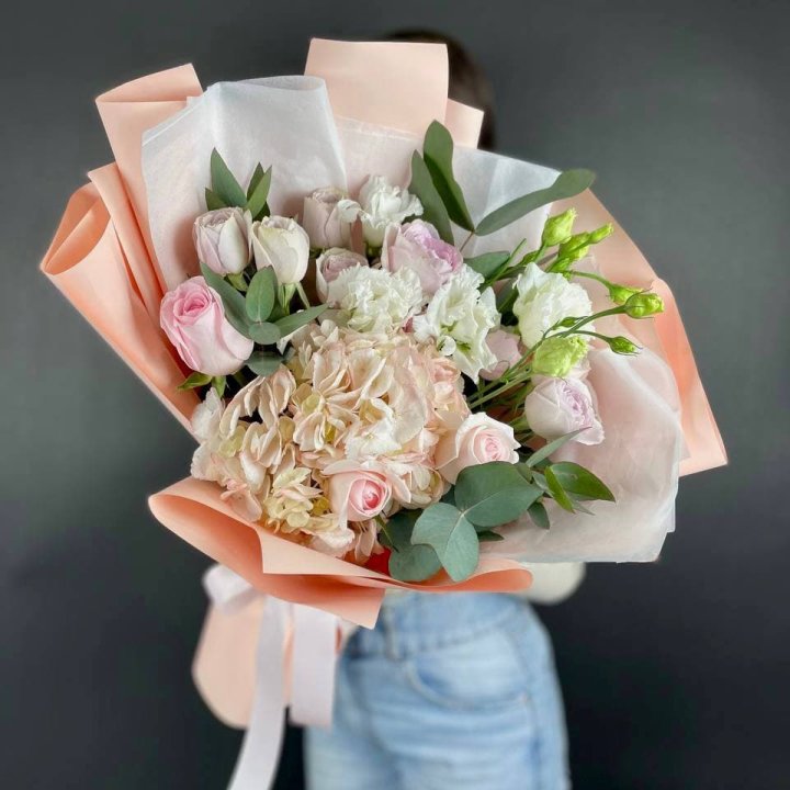 Букет с гортензией "Клодс" в Владивостоке