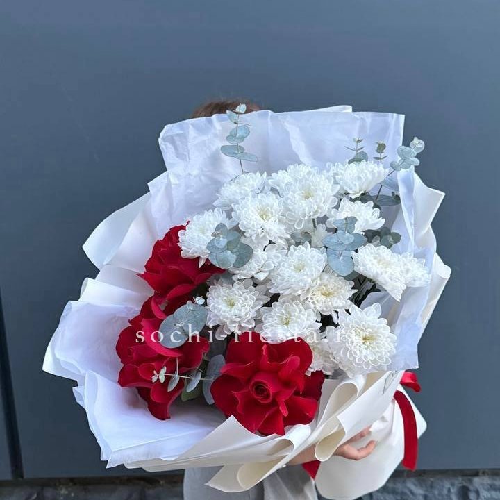 Дуо розы и хризантемы в Владивостоке