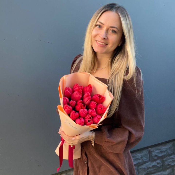  19 красных тюльпанов в Владивостоке