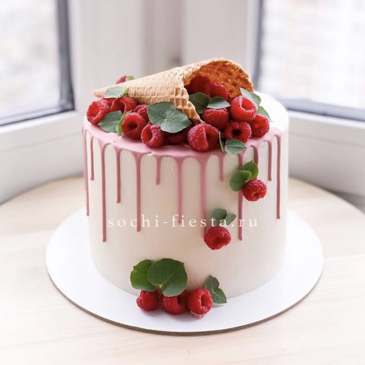 Торт "Ягодный" в Владивостоке