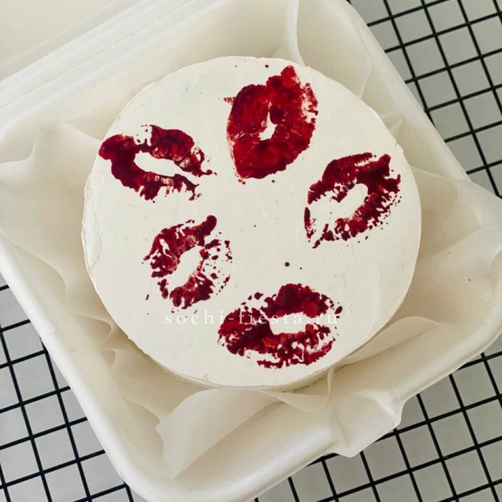 Бенто-торт "Поцелуй" в Владивостоке