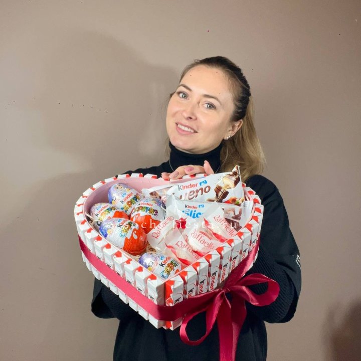 Подарочный набор сердце с Киндерами в Владивостоке