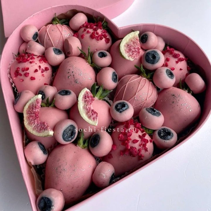 Клубника в шоколаде Сердце в Владивостоке