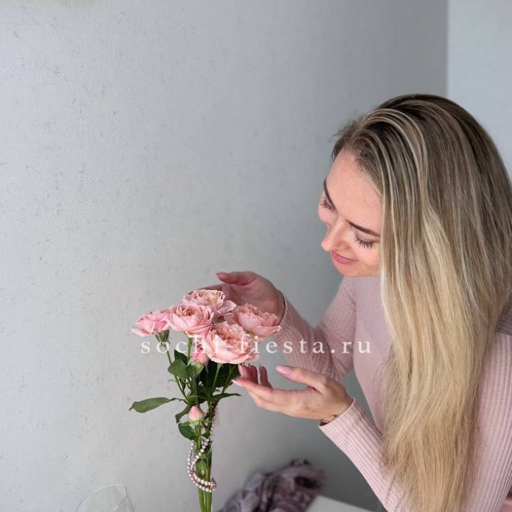 Цветочная подписка "Пакет маленький" в Владивостоке