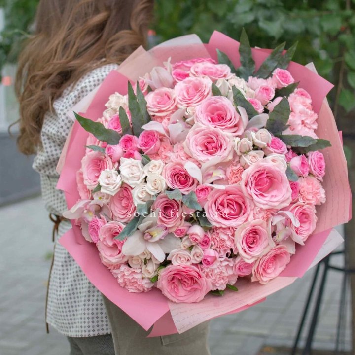 Дизайнерский букет "Барби" в Владивостоке