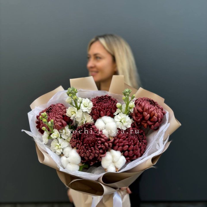 Хризантемы с маттиолой в Владивостоке