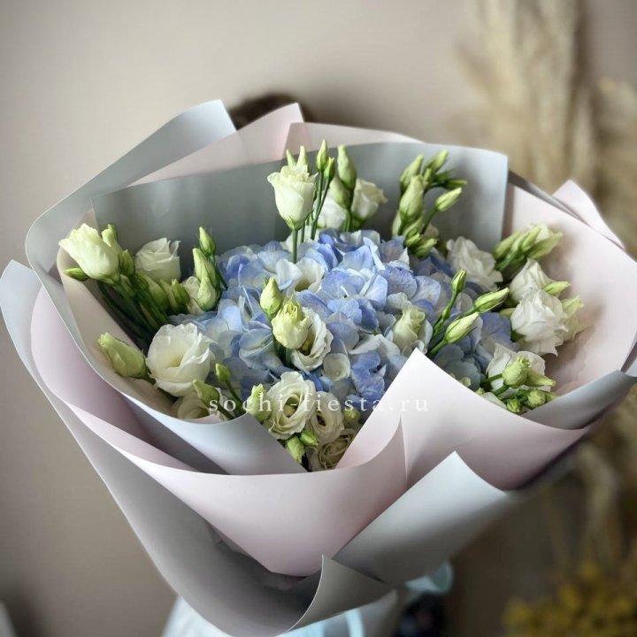 Букет с гортензией "Адель" в Владивостоке