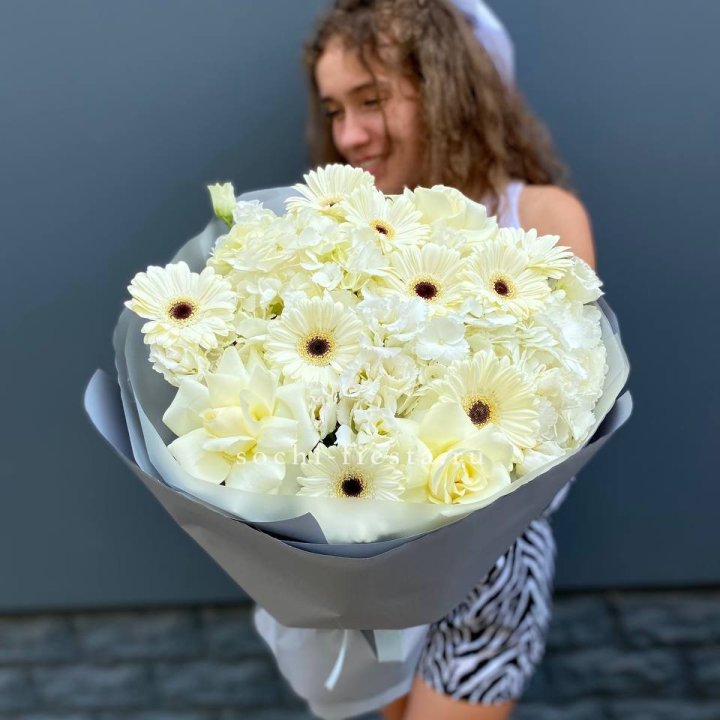  Букет "Вайт люксур" в Владивостоке