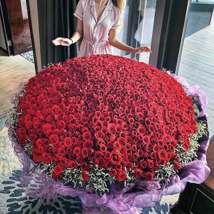 1001 роза в Владивостоке