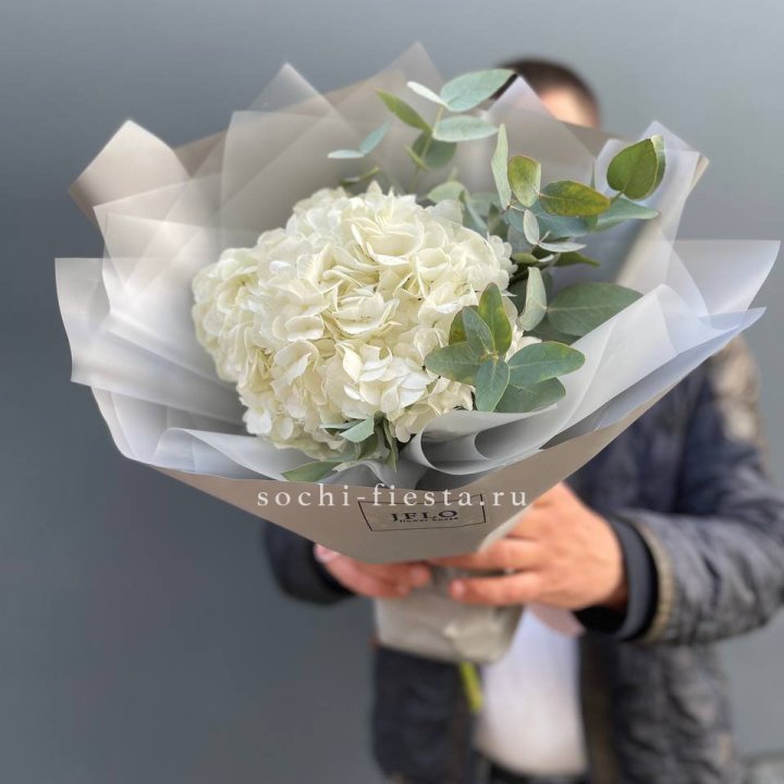  Букет  из белой гортензии в Владивостоке