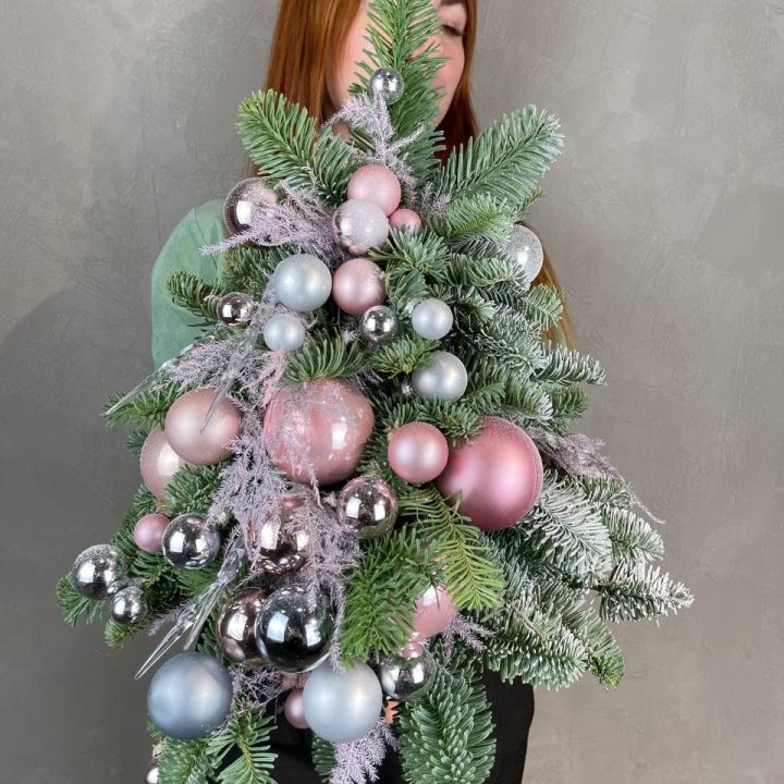 Новогодняя елочка "Розе голд" в Владивостоке