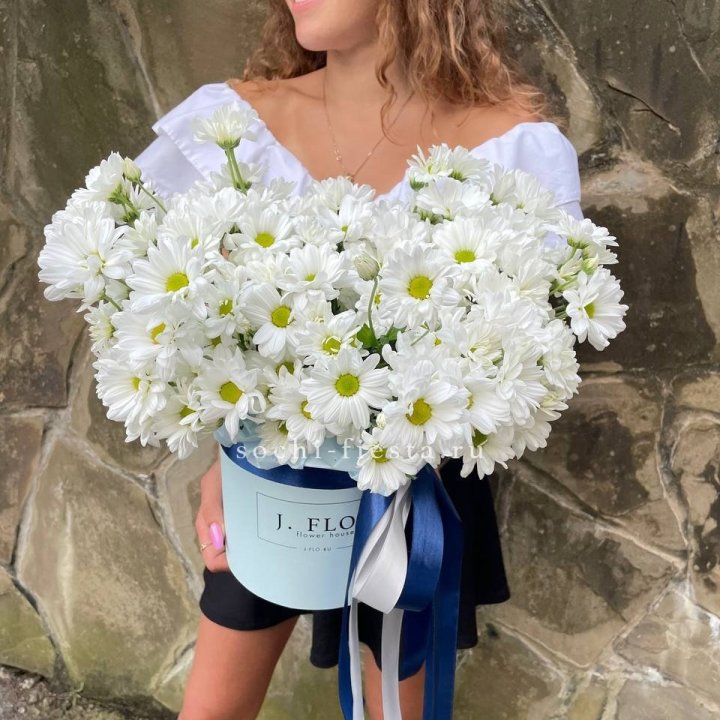 Коробка с хризантемами №2 в Владивостоке