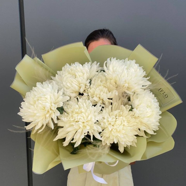 Букет одноголовых хризантем  в Владивостоке