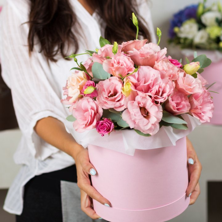 Эустома в шляпной коробке в Владивостоке