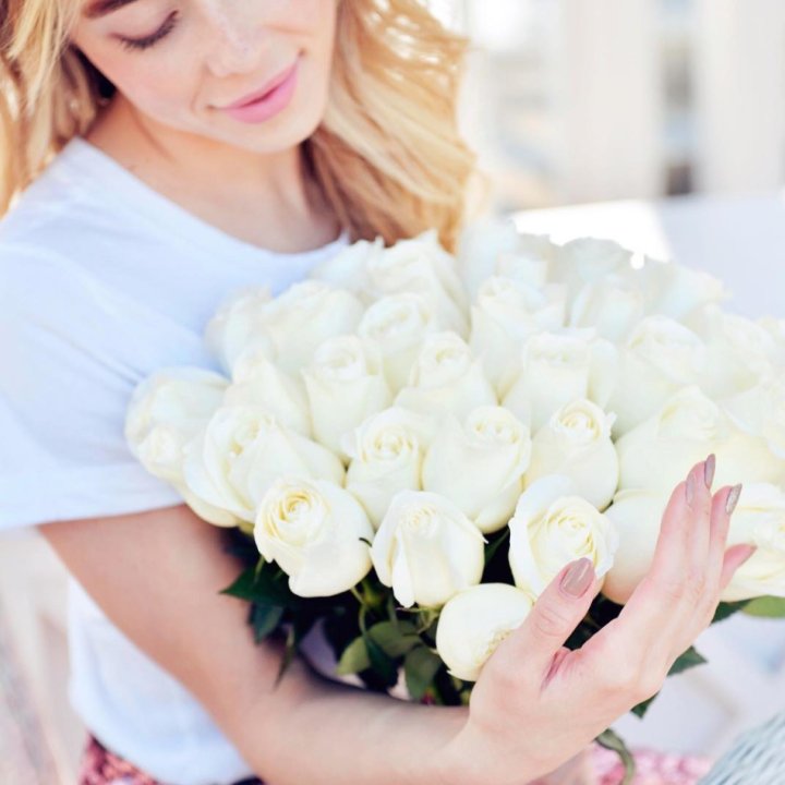 Букет высоких роз "Облака" в Владивостоке