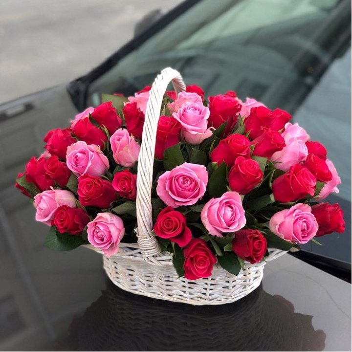 Корзина с розами  в Владивостоке