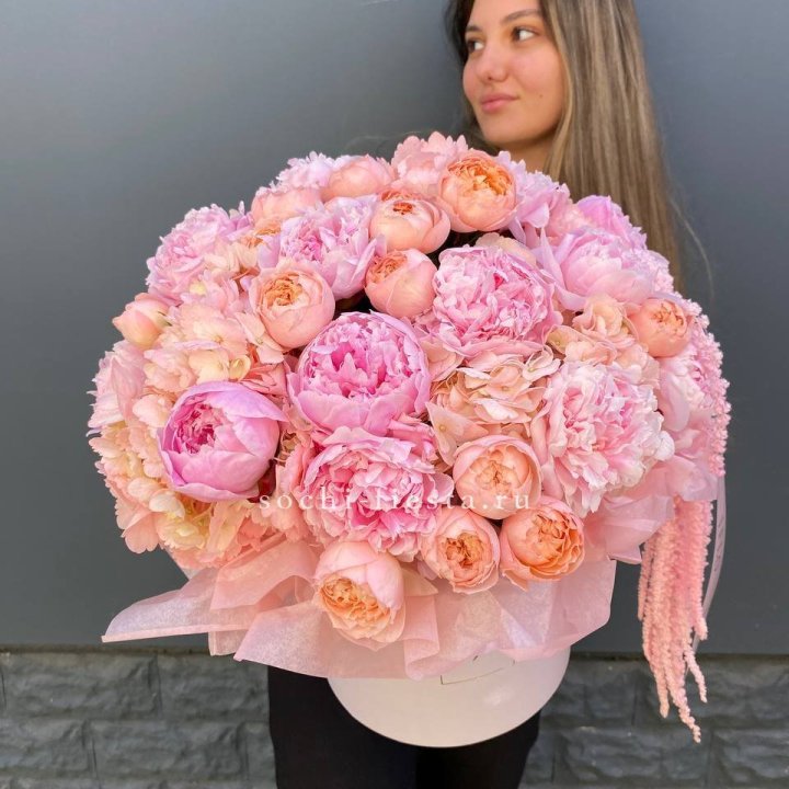 Коробка с пионами "Дабл фловер" в Владивостоке