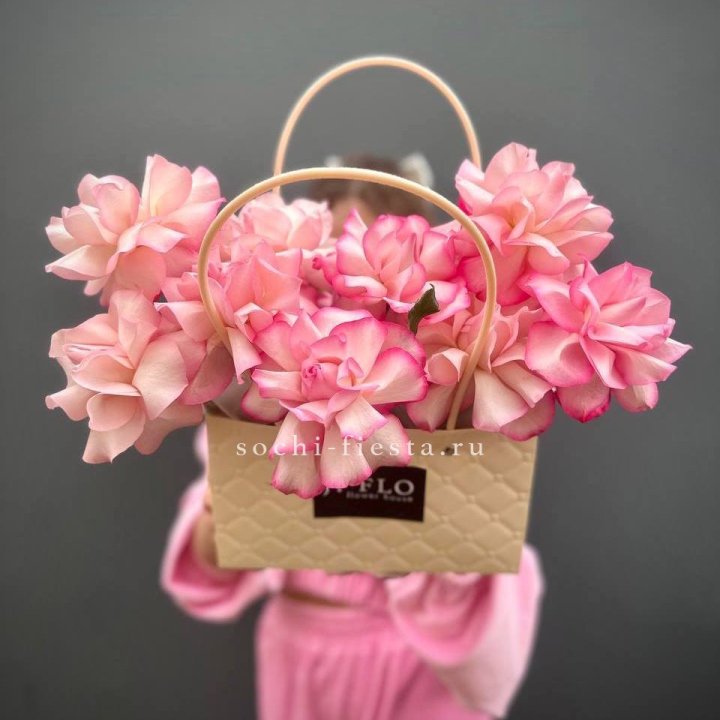 Сумочка розовых роз Венди в Владивостоке