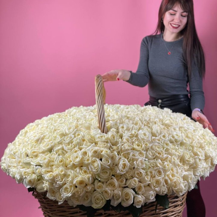 1001 белая роза в Владивостоке