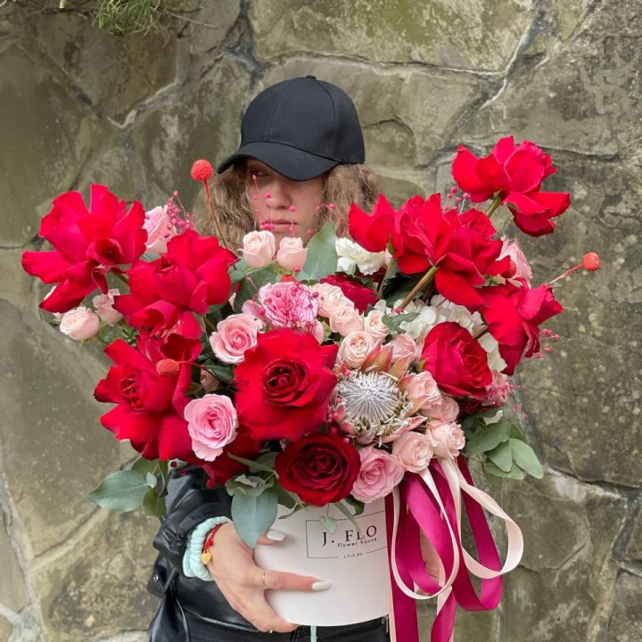 Яркий бокс "Для неё" в Владивостоке