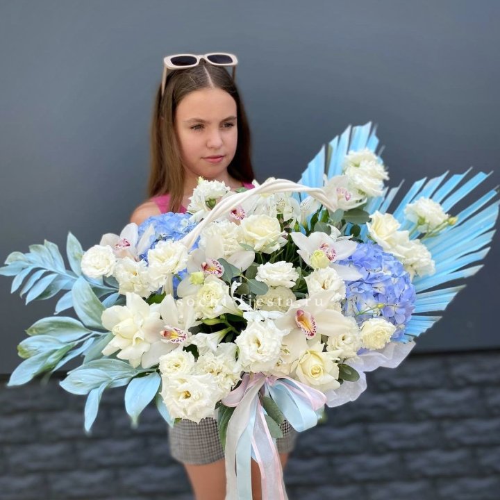 Цветочная корзина "Блю винч" в Владивостоке