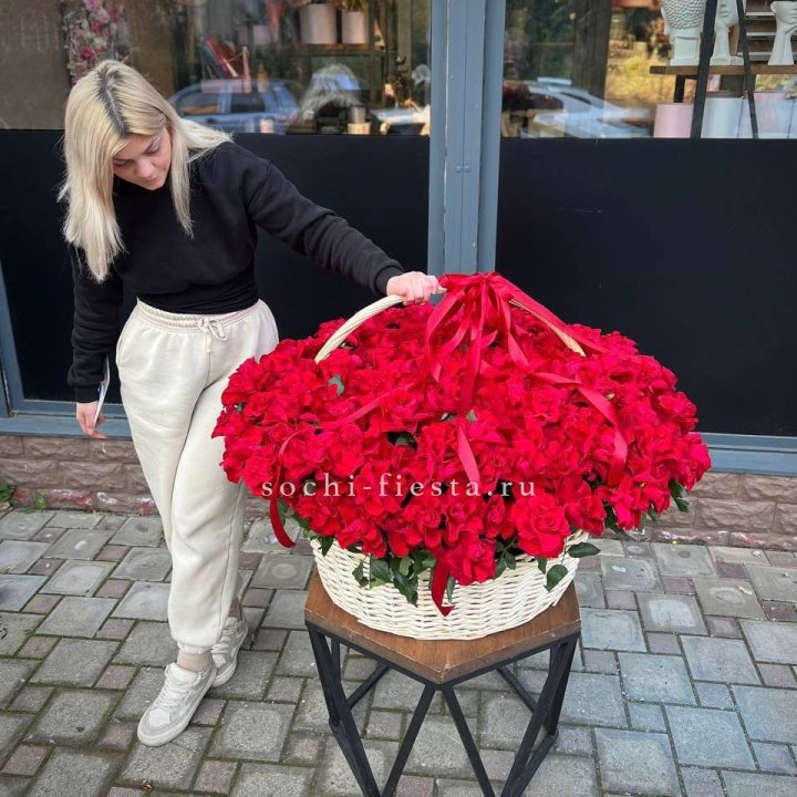 201 французская красная роза в Владивостоке