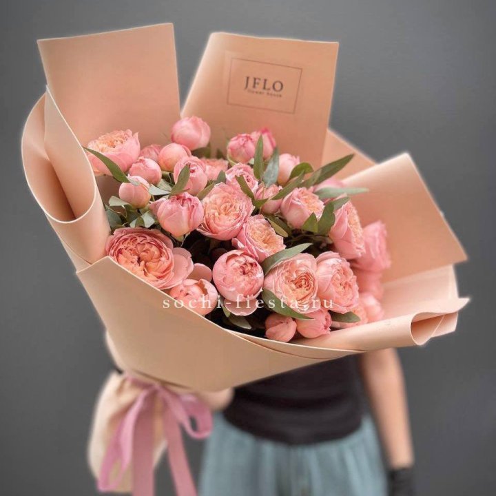 Букет из 9 кустовых роз Джульетта в Владивостоке