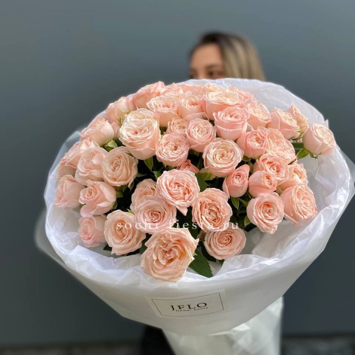 Букет кустовых роз Бомбастик в Владивостоке