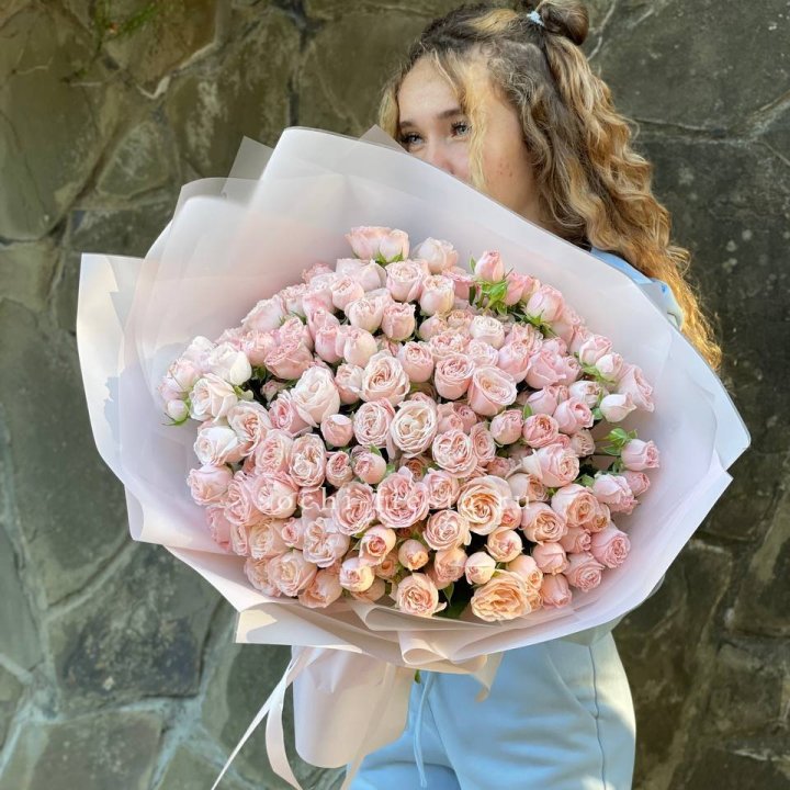 45 роза бомбастик Крем в Владивостоке