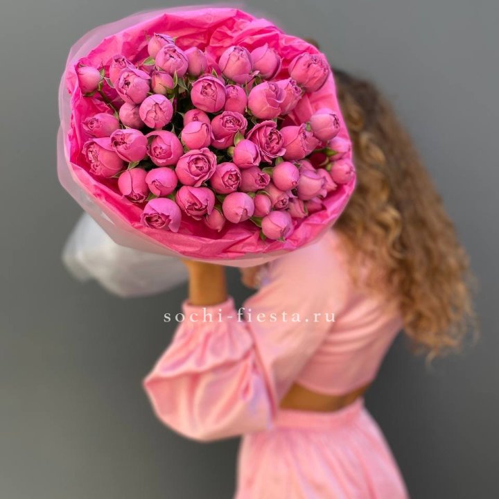 Букет из пионовидных роз  в Владивостоке