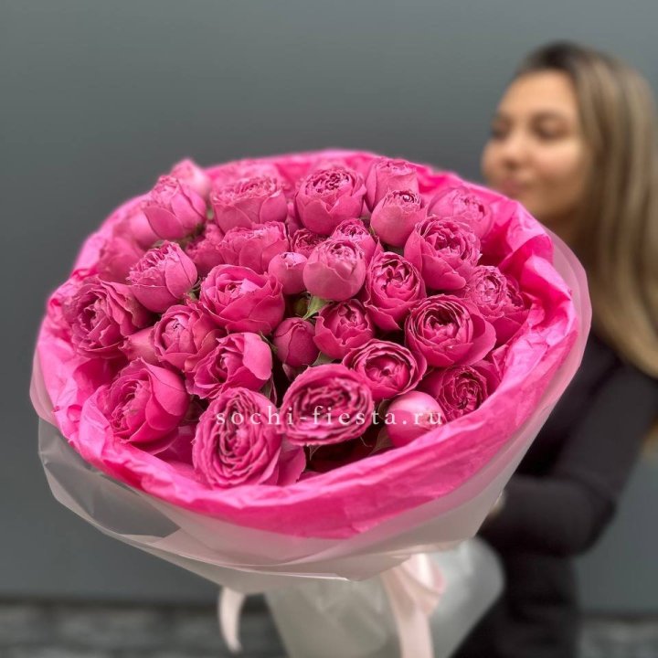 Букет из пионовидных роз  в Владивостоке