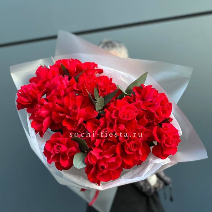 21 Красная французская роза в Владивостоке