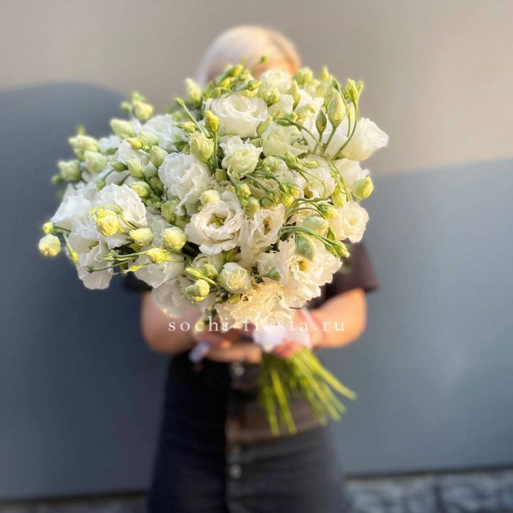 Букет эустом под ленту  в Владивостоке