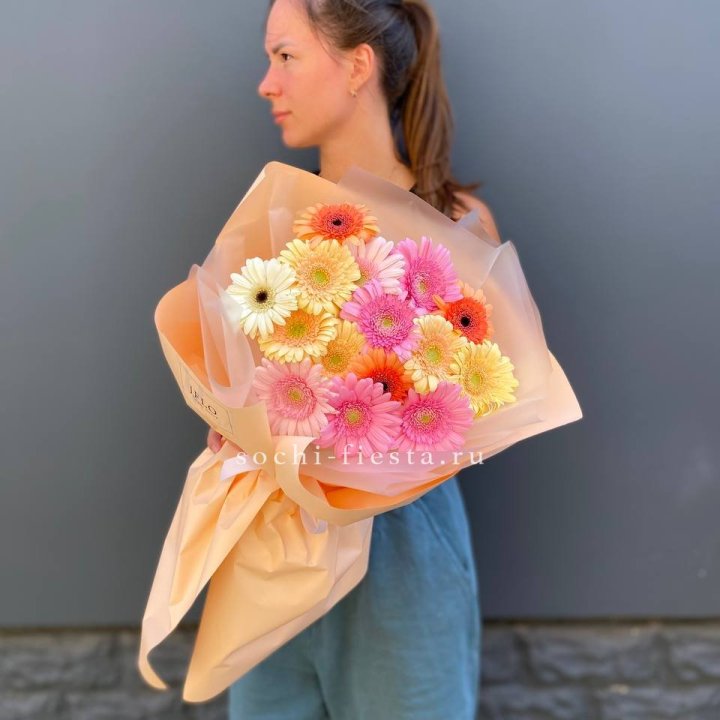 Букет разноцветных гербер в Владивостоке