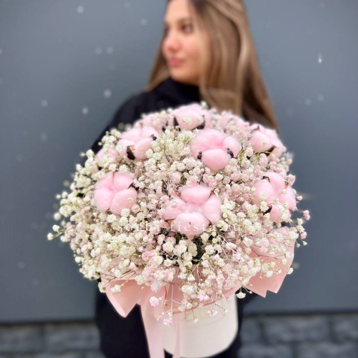 Гипсофилы с хлопком в шляпной коробке в Владивостоке