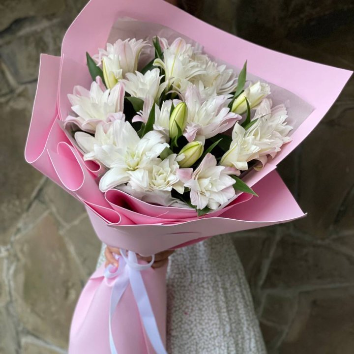 Букет пионовидных лилий №1 в Владивостоке