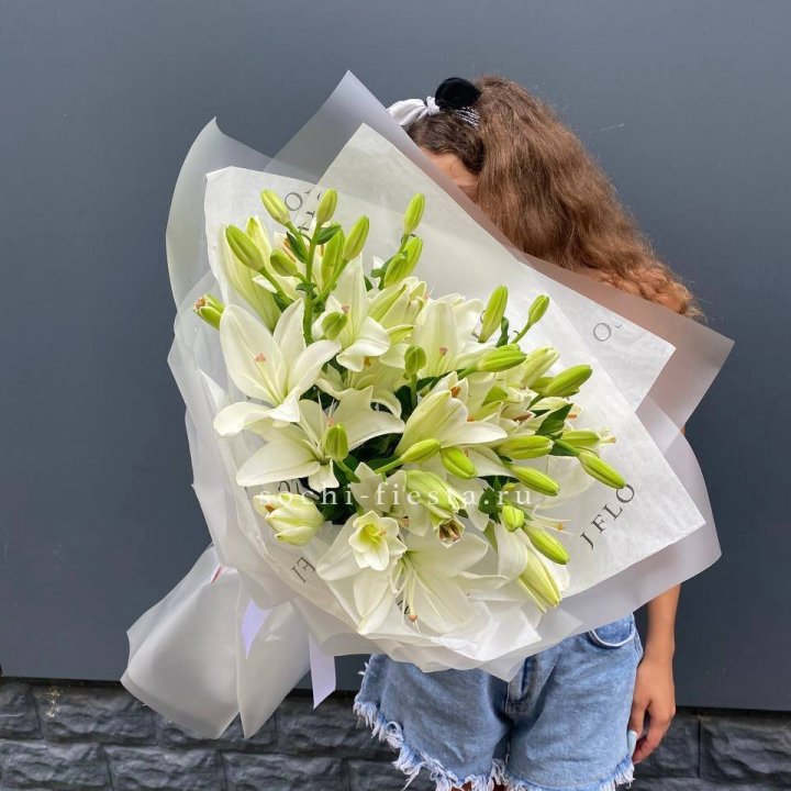 Букет  лилий "Воздушный"  в Владивостоке
