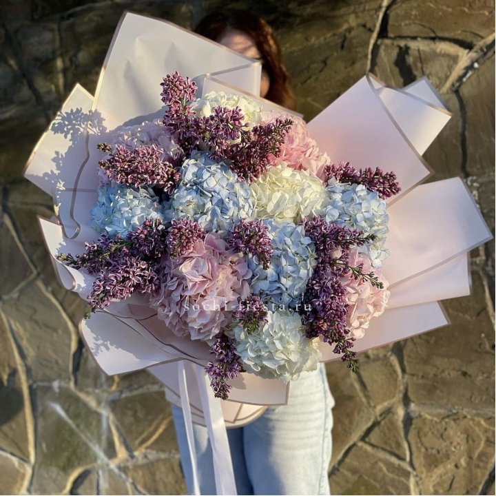 Букет гортензии с сиренью в Владивостоке